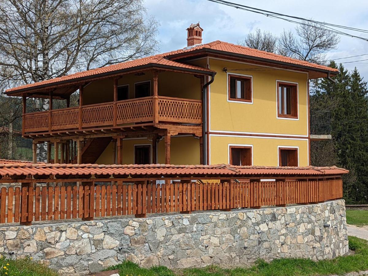 Къща За Гости Феникс Kopriwschtiza Exterior foto