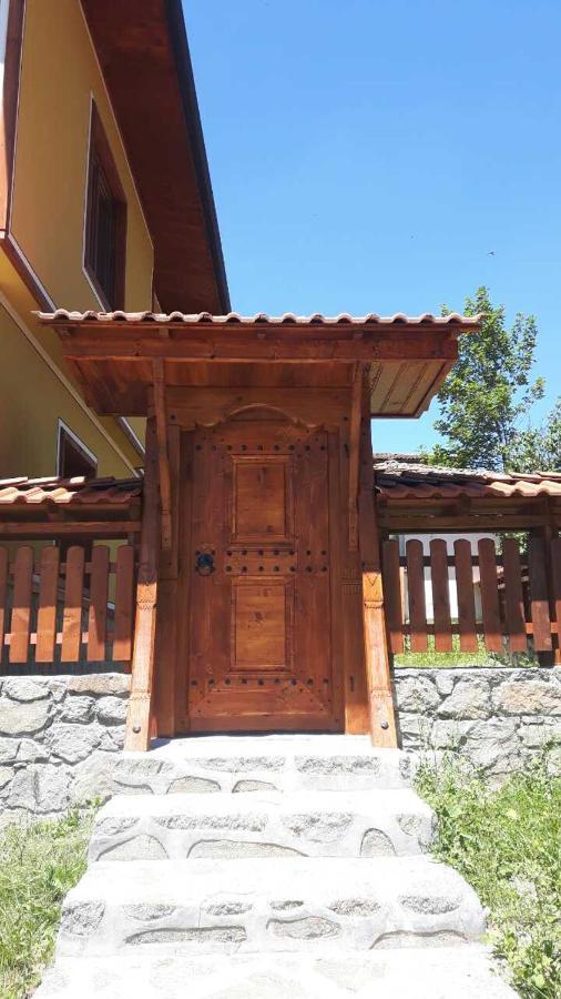 Къща За Гости Феникс Kopriwschtiza Exterior foto